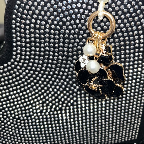 Luxury Pearl Keychain Chanel Charm - Picture 2 of 14